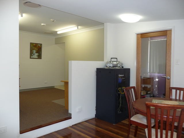 CENTRAL BUSINESS AND RESIDENTIAL OPPORTUNITY Picture 2