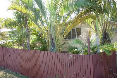 LARGE FAMILY HOME IN THE HUB OF ALL THE ACTION Picture