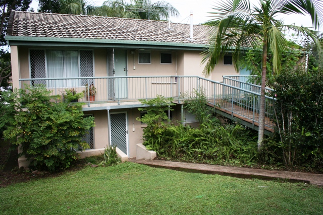 NEAT AND TIDY GROUND FLOOR UNIT Picture 1