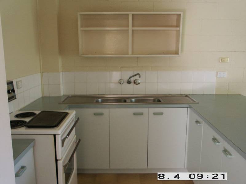 Quiet unit within walking distance to town Picture 2