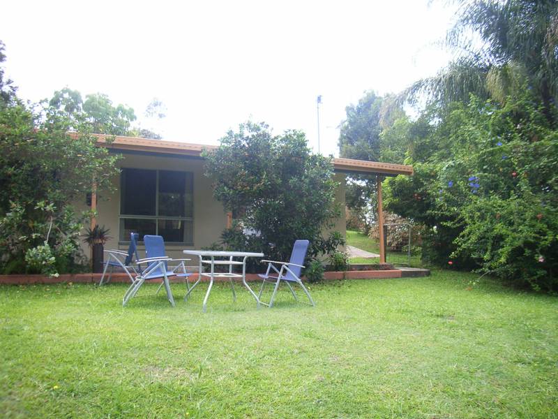 Great Home with Private Outlook Picture 2