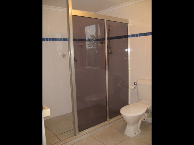 Large Modern Unit Picture 2