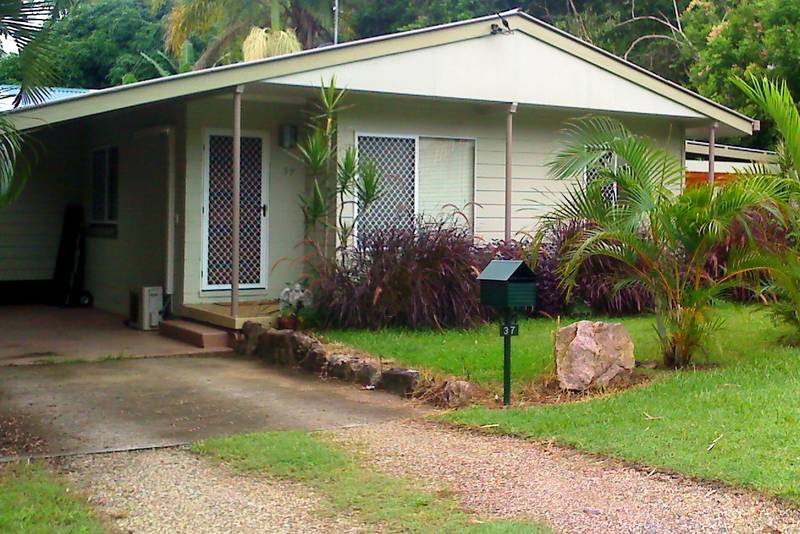 LOVELY MODERN HOME CLOSE TO TOWN CENTRE Picture 1