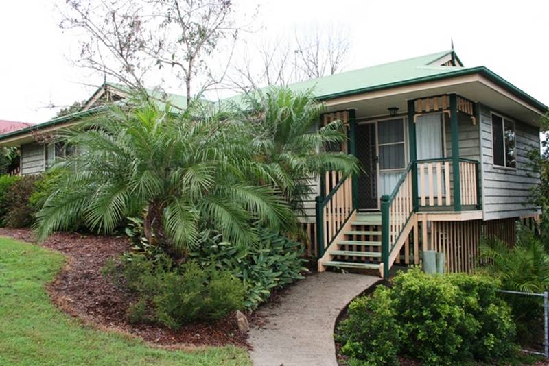 Lovely Modern home in Quiet Street Picture 1