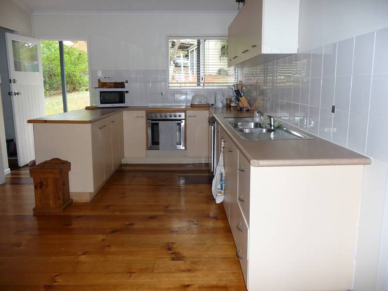 RURAL BLISS ON THE FRINGE OF TOWN Picture 2