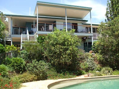 PRIVATE RURAL PROPERTY WITH HUGE SHEDS Picture