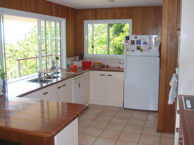 PRIVATE RURAL PROPERTY WITH HUGE SHEDS Picture 3