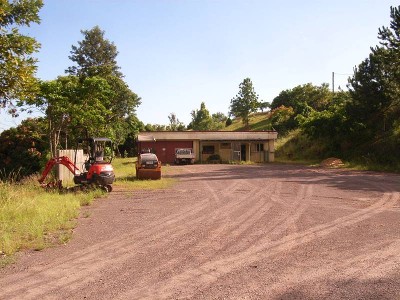 Highway Exposure - Shed + Approx 1 Ha Picture