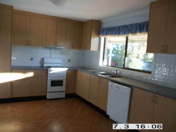 Large home with formal and informal living! Picture 3