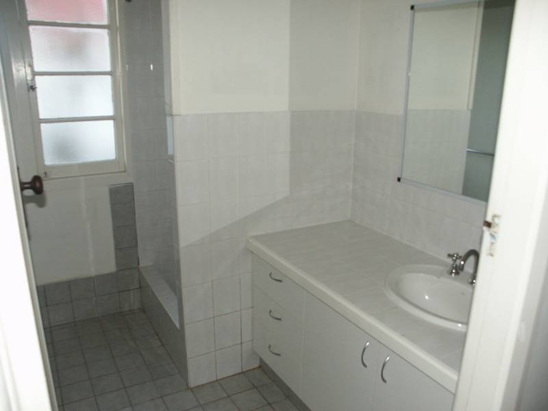 LIVE IN THE HEART OF ALL THE ACTION Picture 3