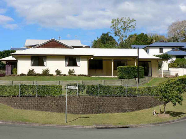 Lovely four bedroom home in Coes Creek! Picture 1