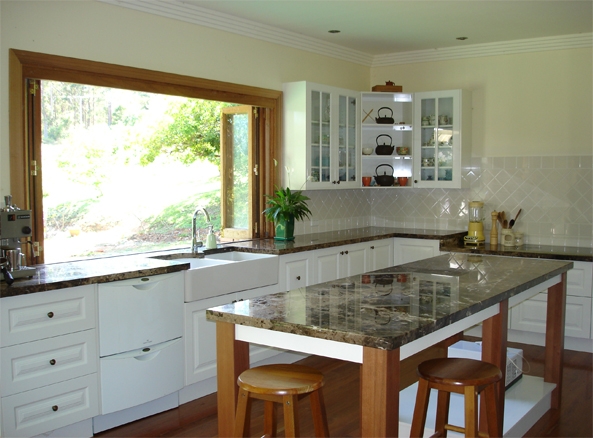 Serene Lake-Front Retreat With Gorgeous Water & Valley Views! Picture 2