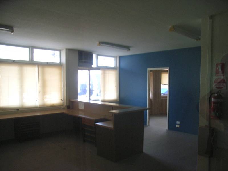 Prominent Corner Positioned Offices - Central Nambour Picture 3