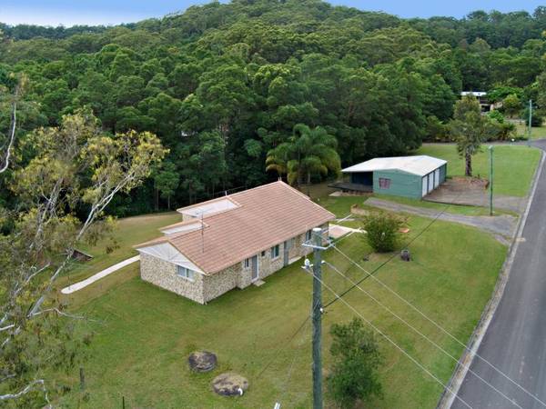 Spacious Acreage Home With Northerly Outlook Picture 1