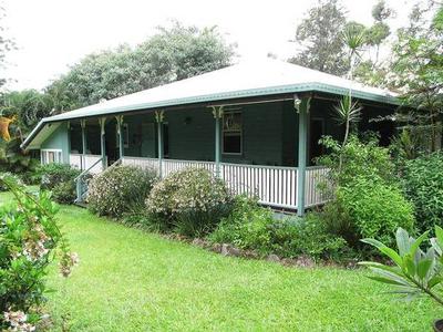 Charming Queenslander On Level 1/2 Acre Picture