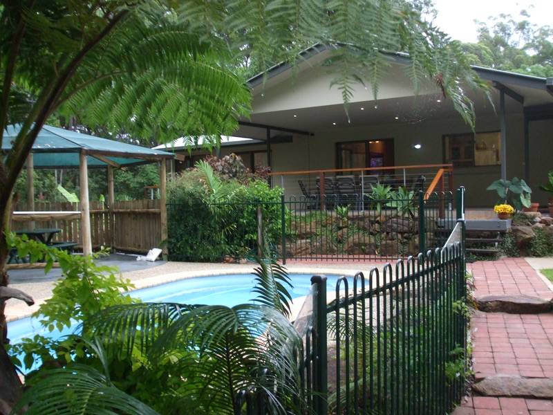 Simply Paradise Picture 1