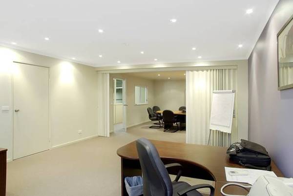 Quality Warehouse
+ Offices Picture 3