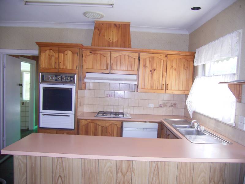 UNDER OFFER Picture 2