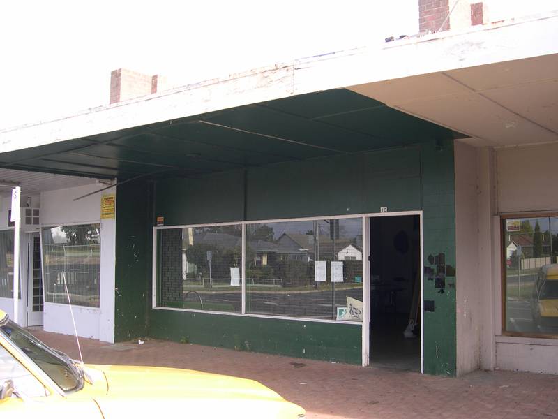 Busy Retail Location Picture 2