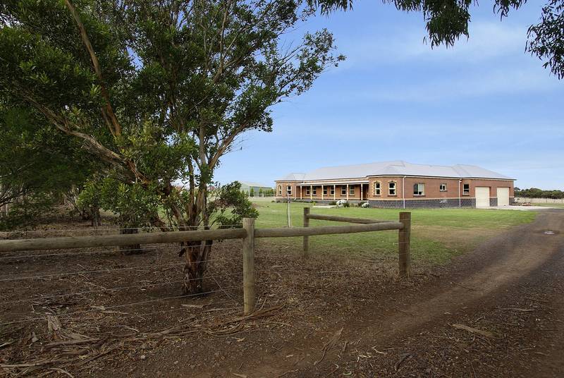 Appealling Federation Style Home Picture