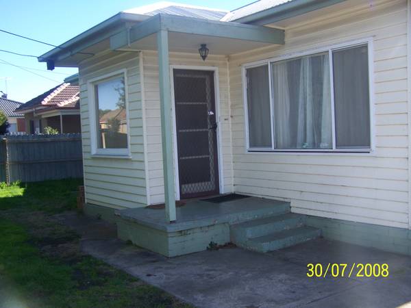 THREE BEDROOM REFURBISHED HOME Picture 1