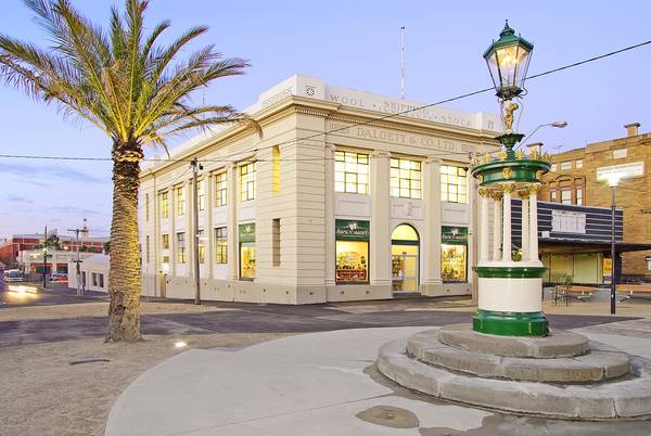 ONCE IN A LIFETIME! Picture 1