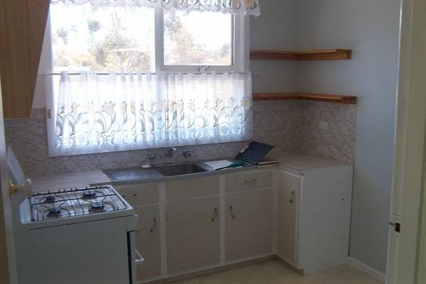 VERY NEAT TWO BEDROOM FLAT Picture 1