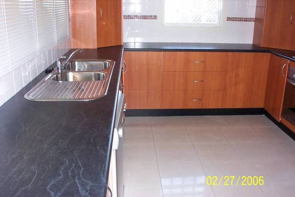 MODERN, WELL PRESENTED THREE BEDROOM HOME Picture 2