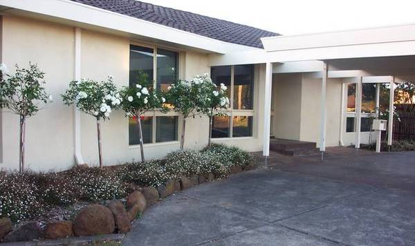 MODERN, WELL PRESENTED THREE BEDROOM HOME Picture 1