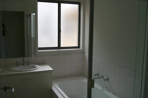 THREE BEDROOM EXECUTIVE TOWNHOUSE Picture