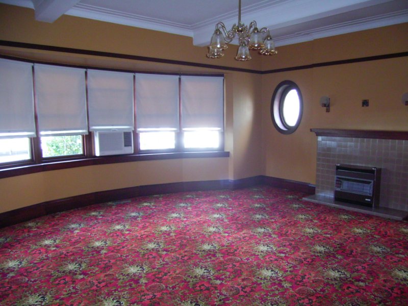 2 BEDROOM TOWNHOUSE Picture