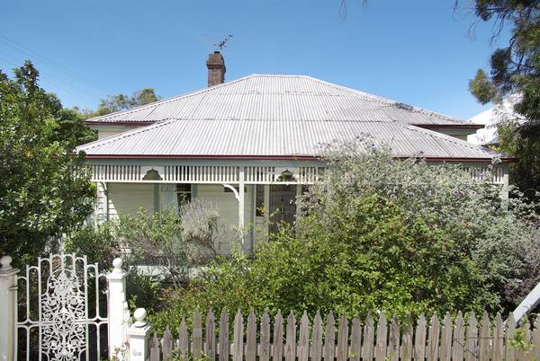 Geelong West Hot Spot Picture 1