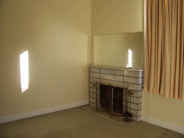 TWO BEDROOM HOUSE CLOSE TO CBD Picture