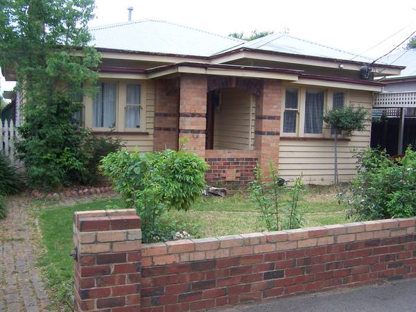 UNDER OFFER Picture 1