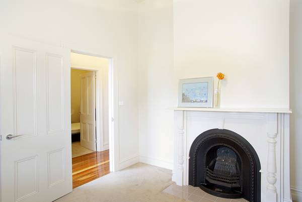 Classic Style Picture