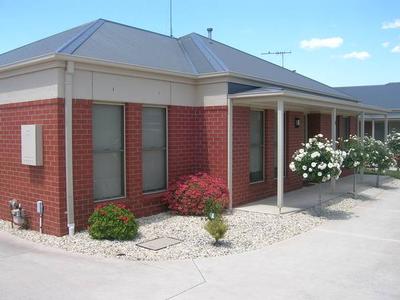 MODERN THREE BEDROOM TOWNHOUSE Picture MODERN THREE BEDROOM TOWNHOUSE Picture