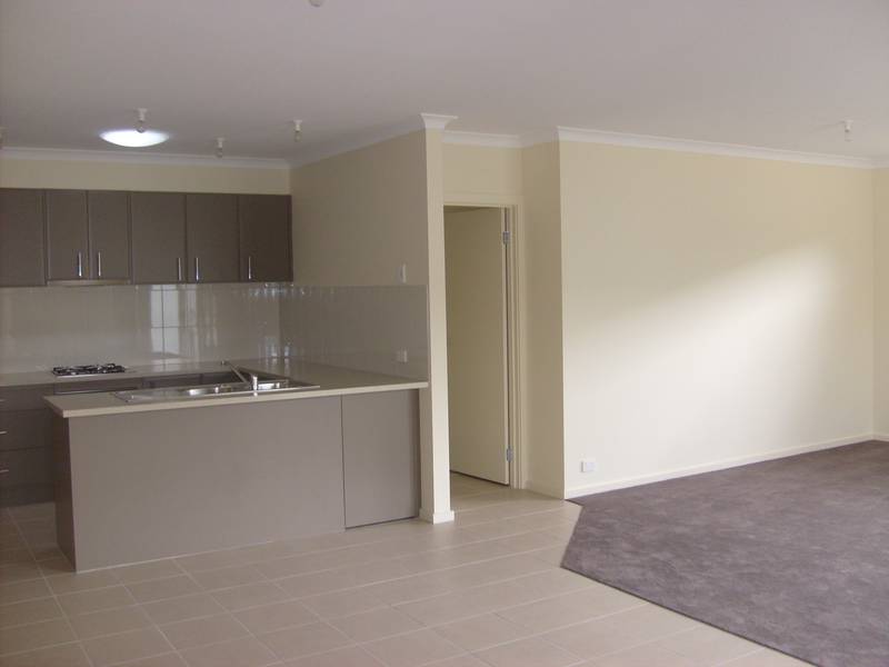 6 MONTHS YOUNG -3 BEDROOM EXECUTIVE UNIT Picture