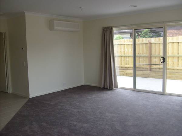 BRAND NEW EXECUTIVE UNIT Picture