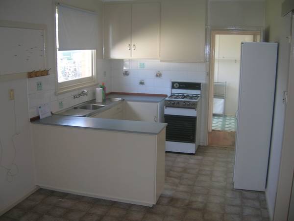 THREE BEDROOM HOME Picture 3