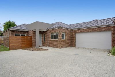 Spacious Townhouse Living Picture