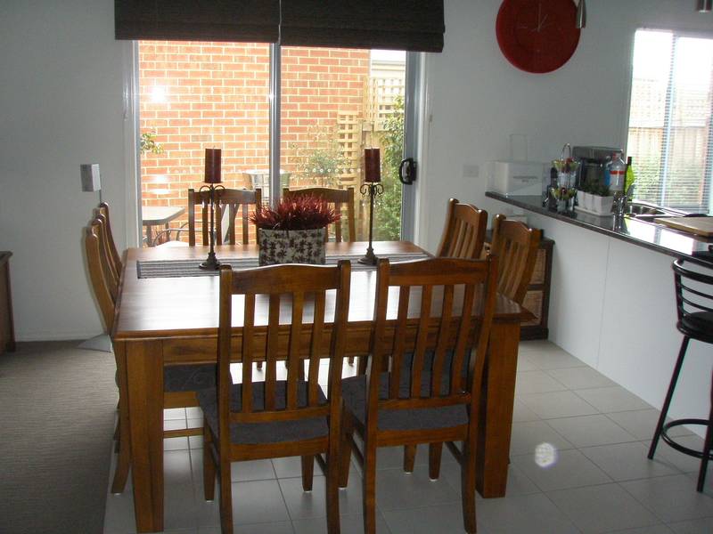 Stunning three bedroom house Picture 3