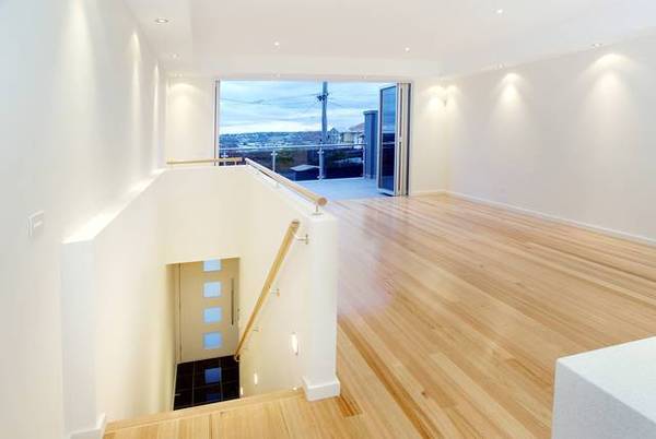 BRAND NEW PRESTIGE TWO BEDROOM TOWNHOUSE Picture 3