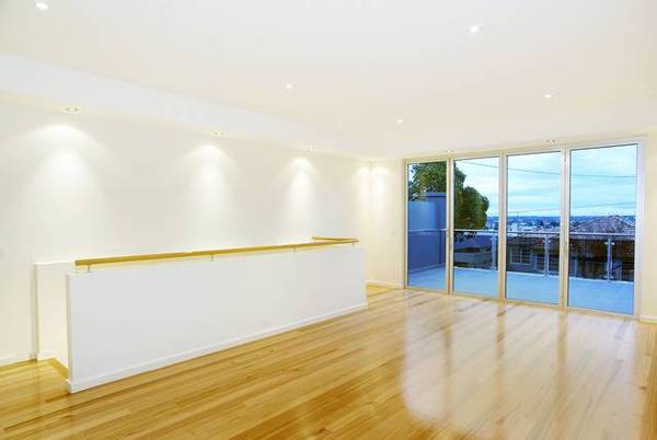 BRAND NEW PRESTIGE TWO BEDROOM TOWNHOUSE Picture 2