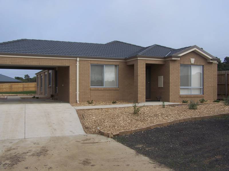 SIX BEDROOM FULLY FURNISHED HOUSE Picture 1