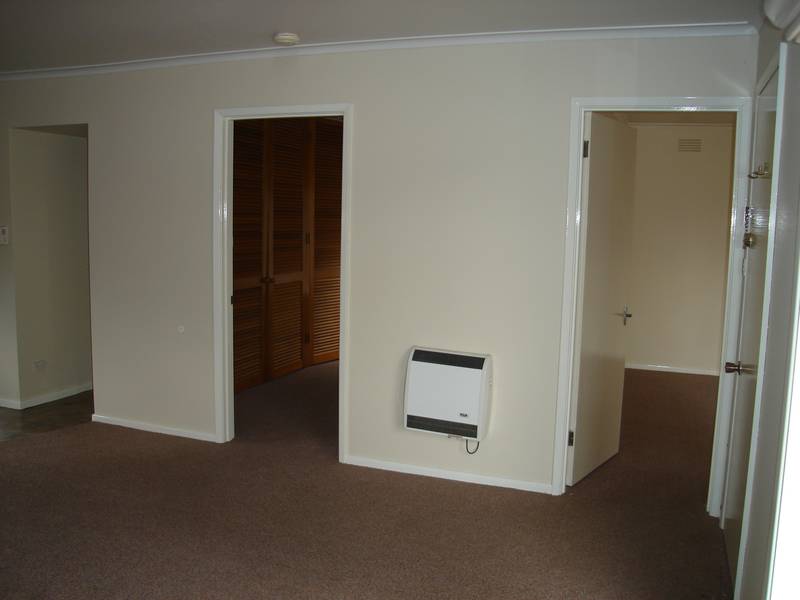 2 BEDROOM UNIT - 6 Month Lease Only Picture 3