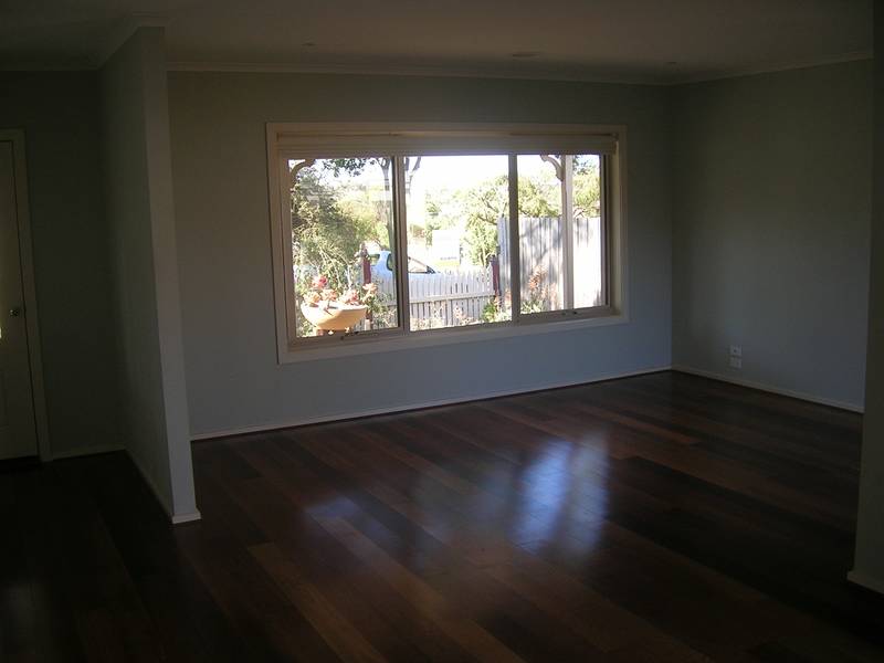 THREE BEDROOM MODERN TOWNHOUSE Picture