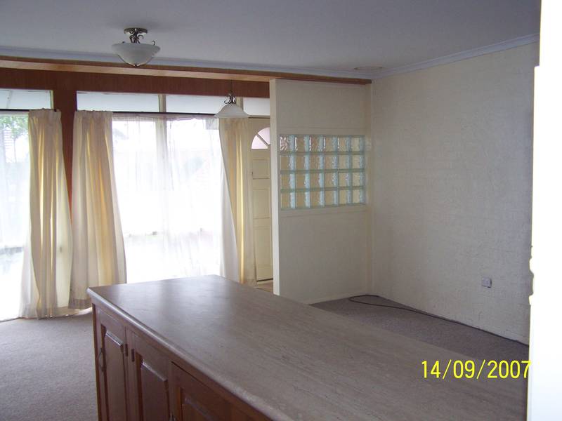 TWO BEDROOM, TWO STOREY TOWNHOUSE Picture 3