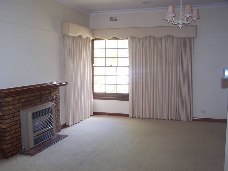 Three bedroom executive home Picture