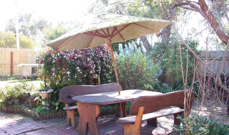 LARGE FOUR BEDROOM HOME Picture 3