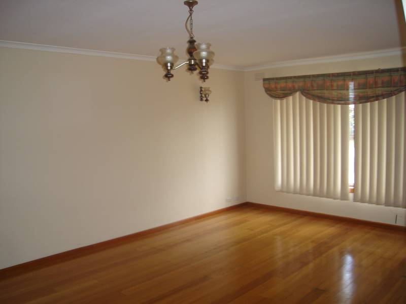THREE BEDROOM FAMILY HOME Picture